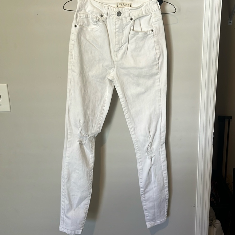 White skinny jeans w/ holes